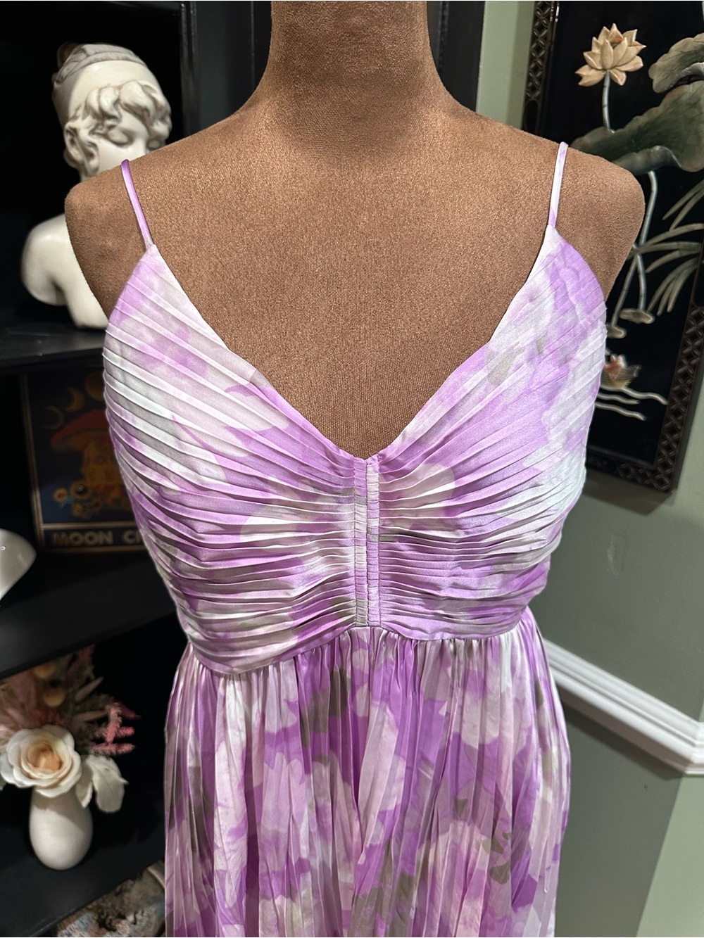 ASTR the Label “Maeve” Shadow Floral Pleated Midi Dress – Size Medium - Picture 3 of 14
